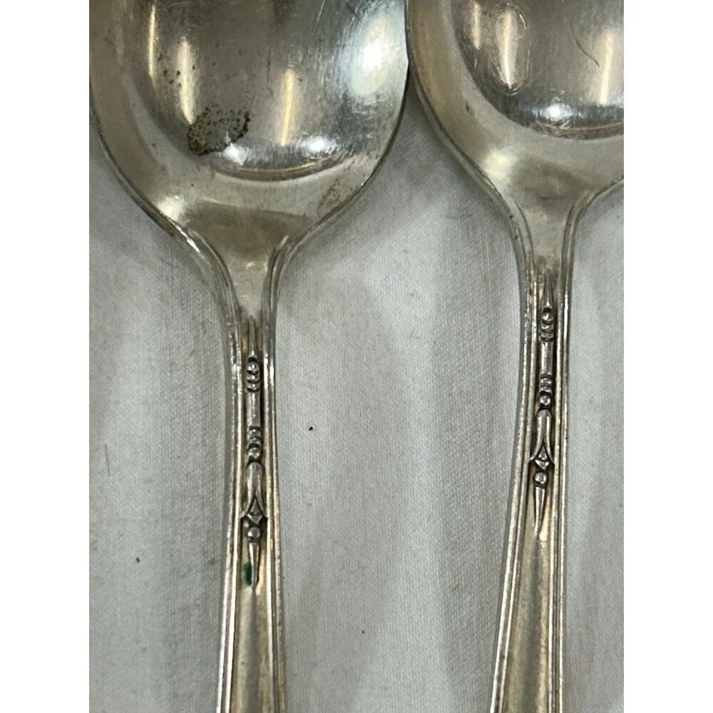 Wm A Rogers Oneida Meadowbrook Heather A1 Plus 4 Teaspoons Silverplate VTG